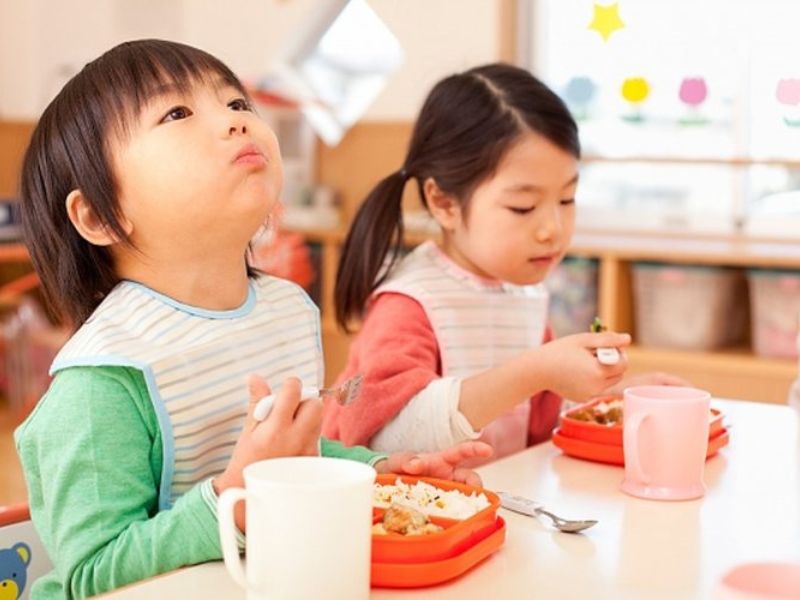 bữa ăn dinh dưỡng cho trẻ em