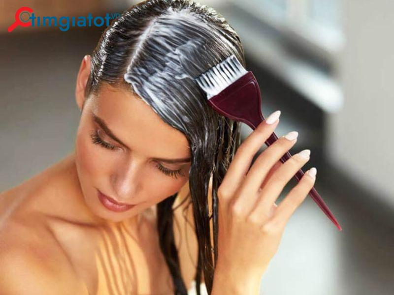 Sử dụng mặt nạ, kem ủ và serum là cách hiệu quả để chăm sóc tóc sau khi tẩy