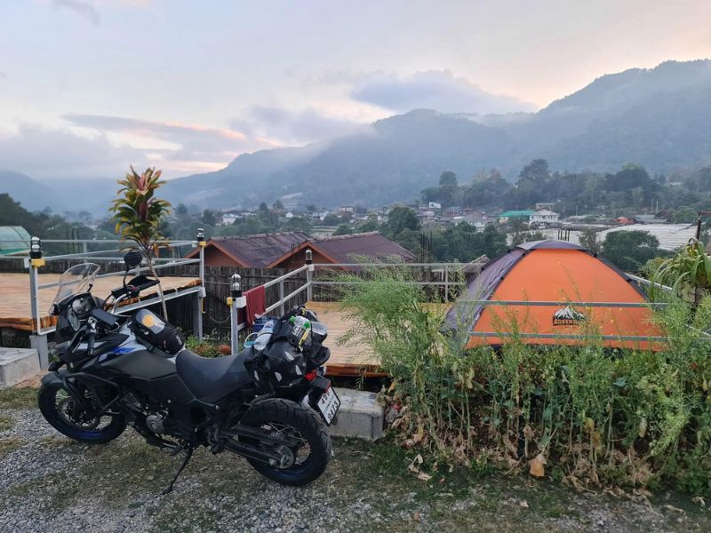 cắm trại bằng xe máy